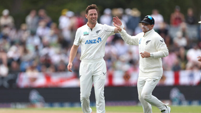 Ireland opt to bowl; Matt Henry ruled out of Test with injury – আয়ারল্যান্ড বনাম নিউজিল্যান্ড টেস্ট: টসে জিতে বোলিং আয়ারল্যান্ডের, হেনরি ইনজুরিতে বাইরে