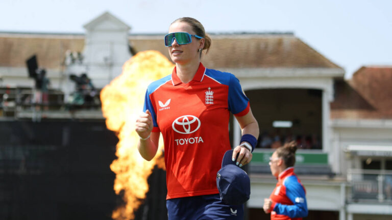 England bowl and hand debut to Corteen-Coleman; Harmanpreet rested – ভারত বনাম ইংল্যান্ড প্রথম টি-টোয়েন্টি: টসে জয়ী ইংল্যান্ড, অভিষেক নন্দিনীর